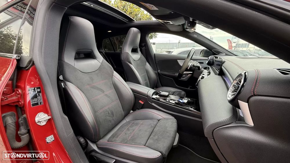 Mercedes-Benz CLA 220 d Shooting Brake AMG Line Aut. - 43