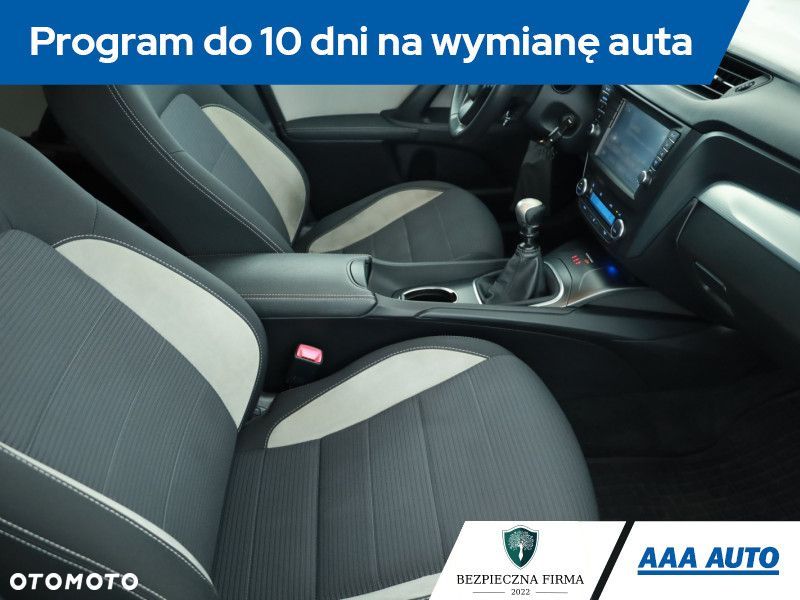 Toyota Avensis - 9