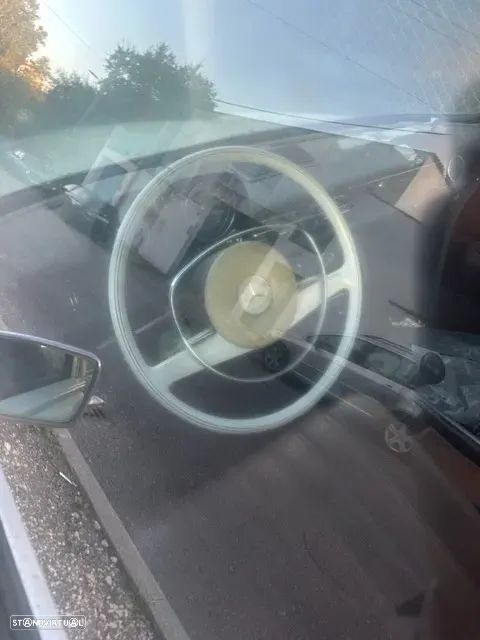 Mercedes-Benz 220 - 4