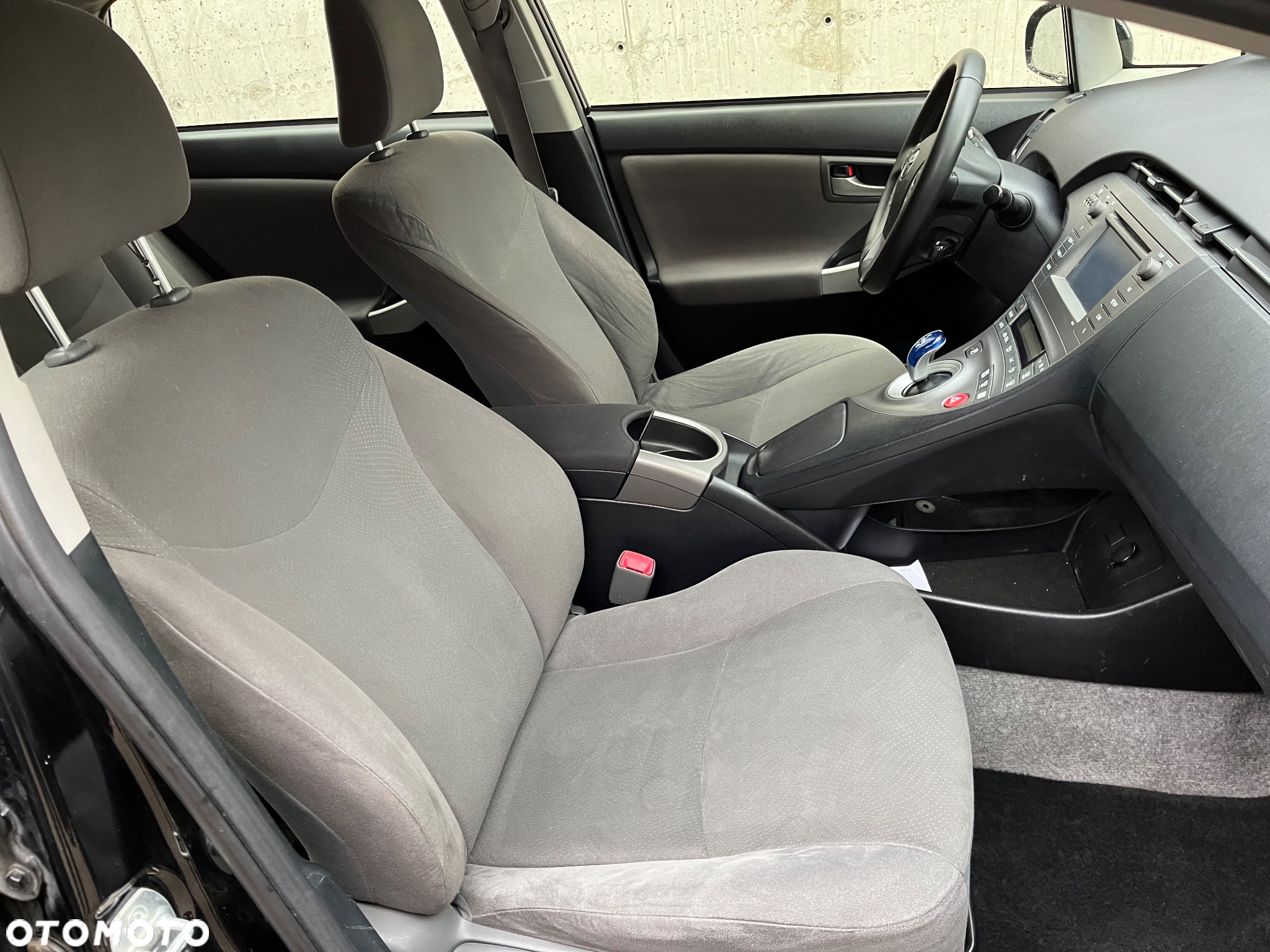 Toyota Prius (Hybrid) Comfort - 17