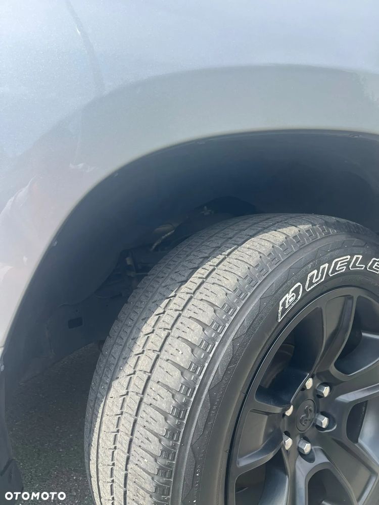 Dodge RAM 1500 5.7 4x4 - 19