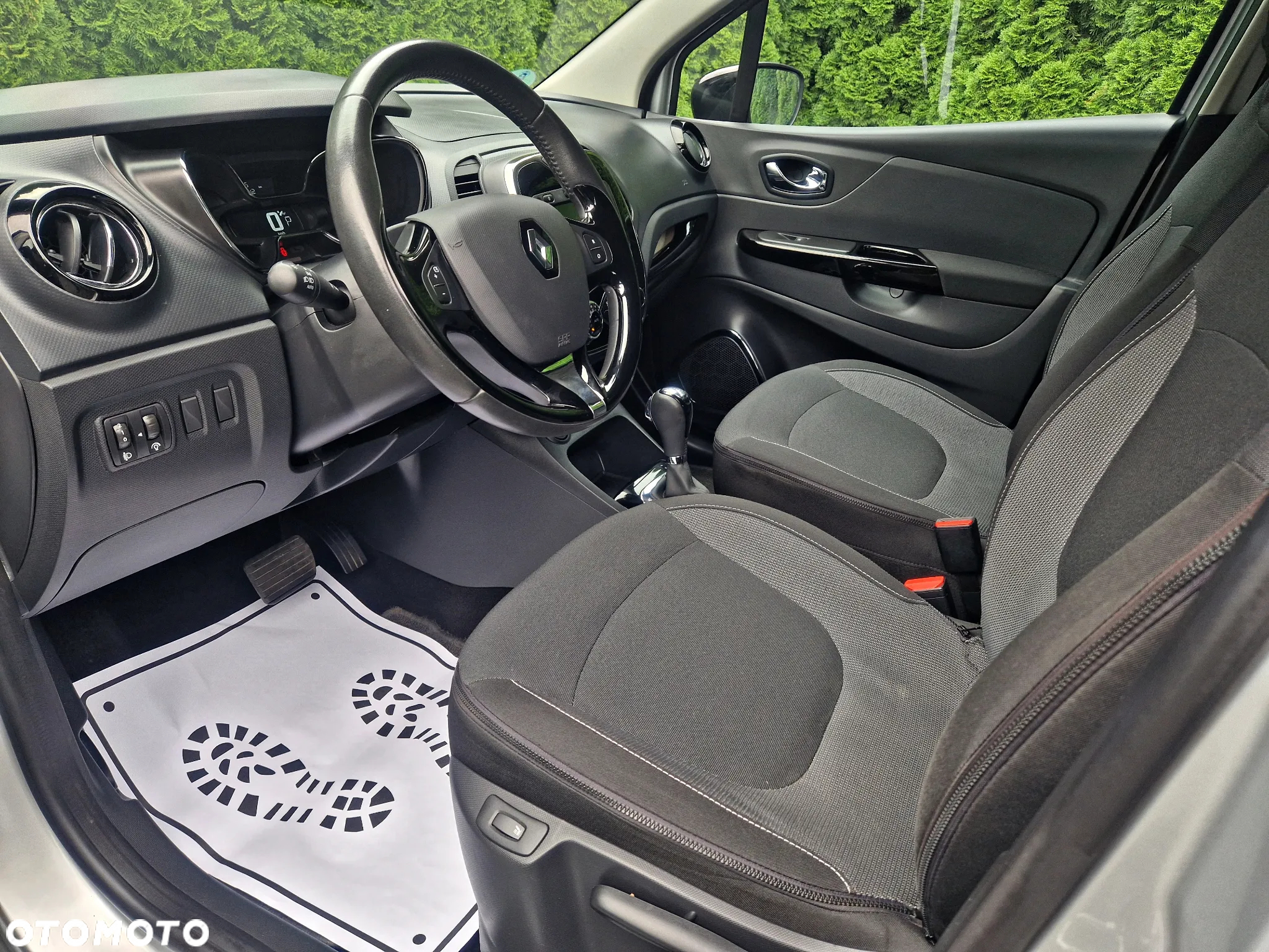 Renault Captur - 16