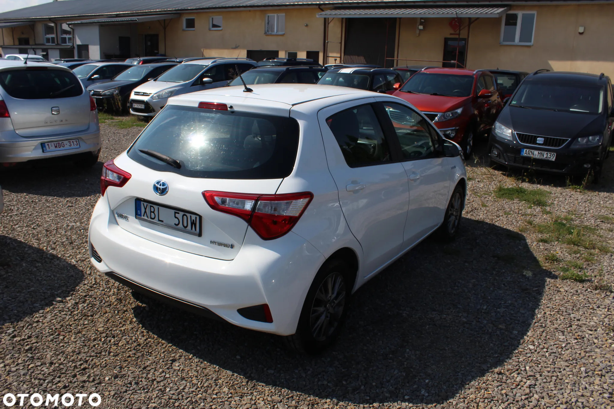 Toyota Yaris Hybrid 1.5 VVT-i Business Edition - 4