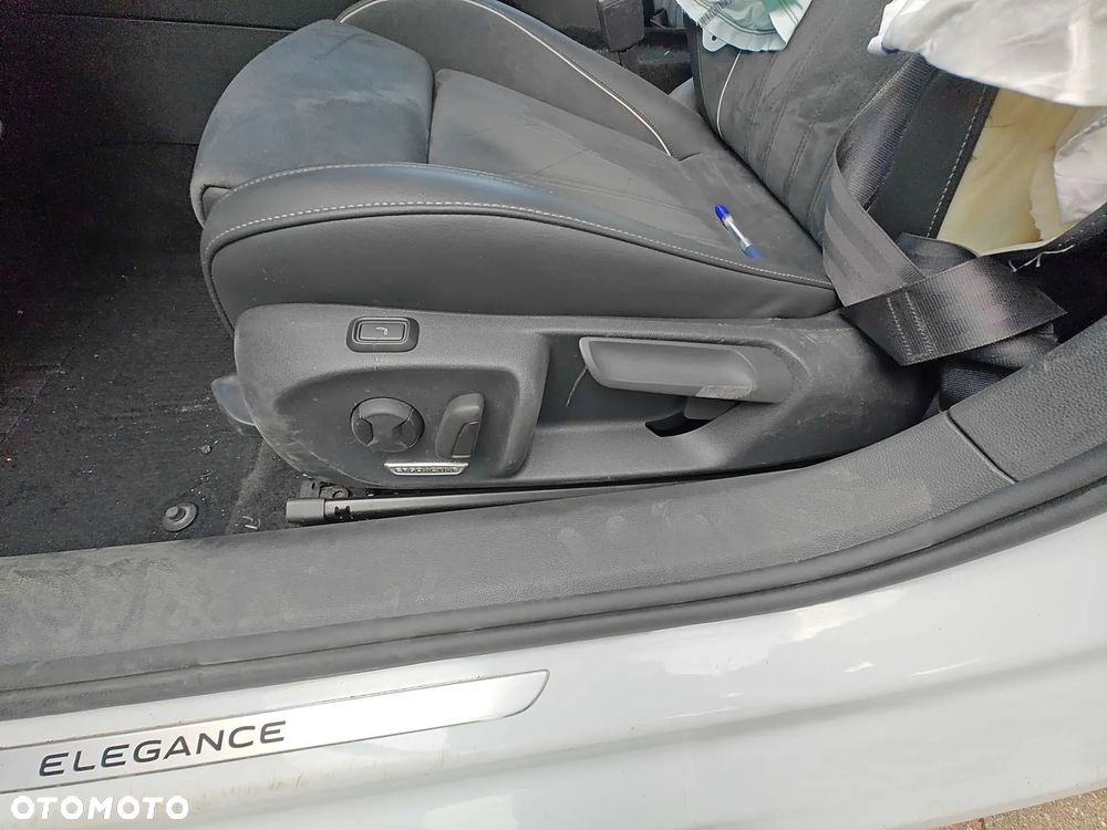 Volkswagen Passat 2.0 TDI SCR DSG 4Motion Elegance - 7