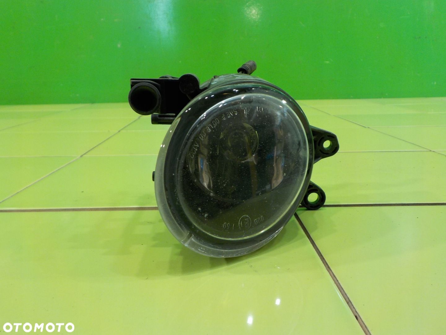 VOLVO C70 II 2.4 D AUT 07r 2D halogen prawy 0305065002 - 1