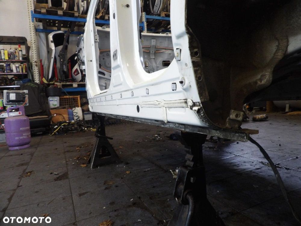 SSANGYONG TIVOLI GRAND PRÓG LEWY WAA - 3