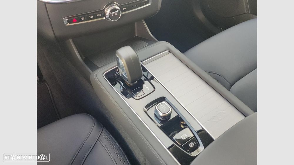 Volvo XC 90 2.0 T8 PHEV Core AWD - 22