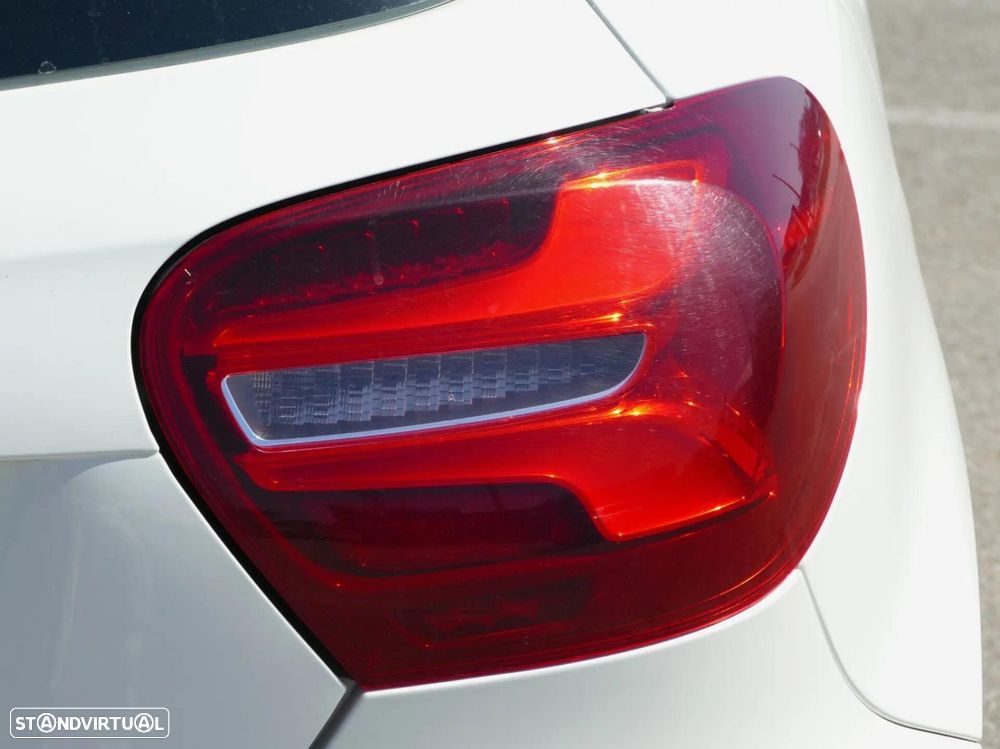 Mercedes-Benz A 180 d AMG Line - 12