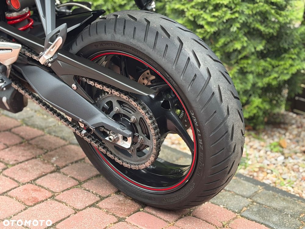 Triumph Street Triple - 22