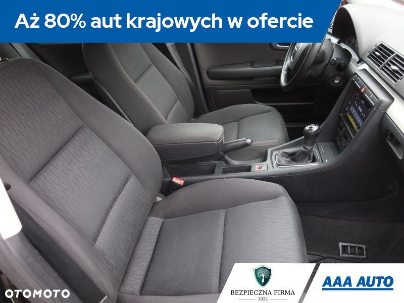 Audi A4 Limousine - 10