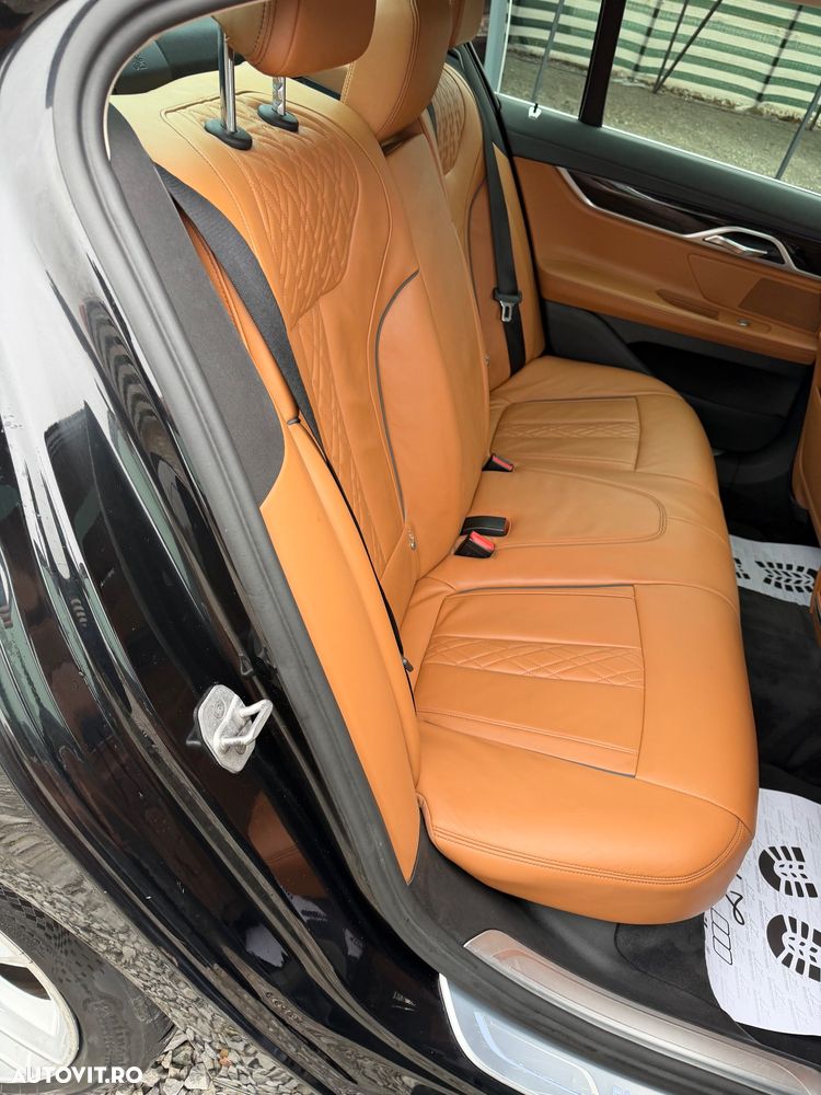 BMW Seria 7 730d xDrive - 24