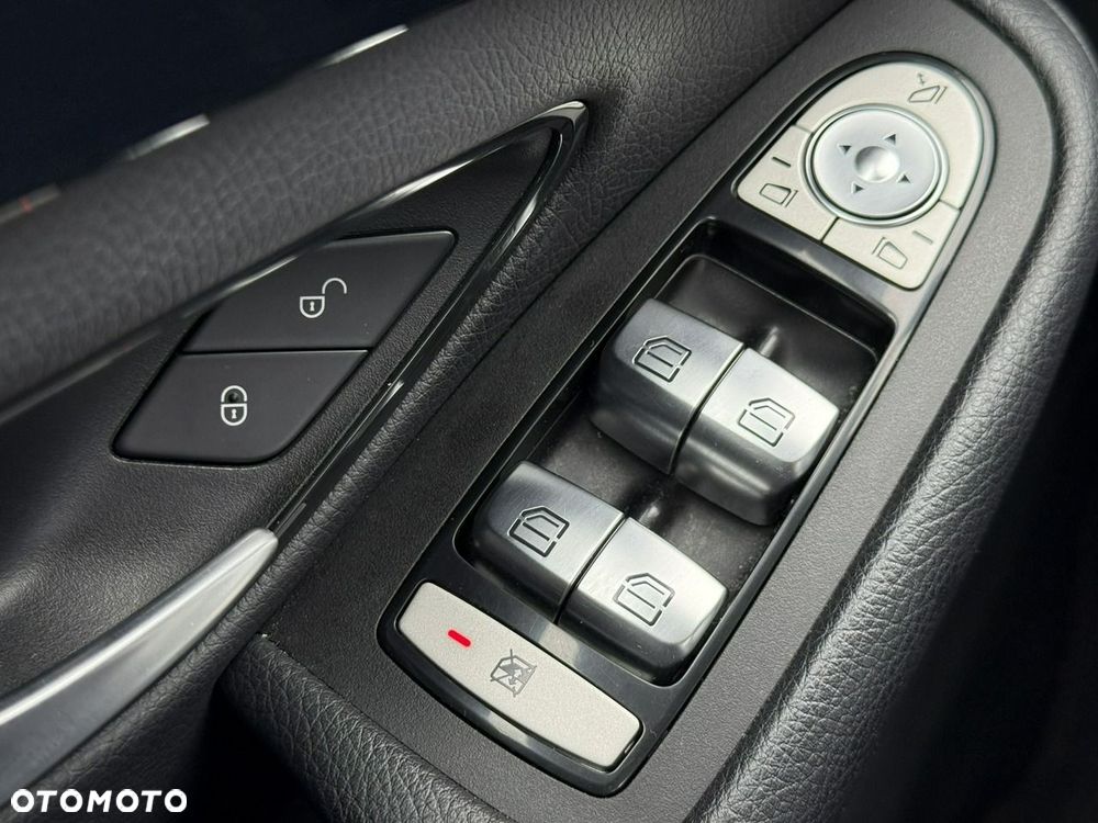 Mercedes-Benz Klasa C 180 9G-TRONIC - 18