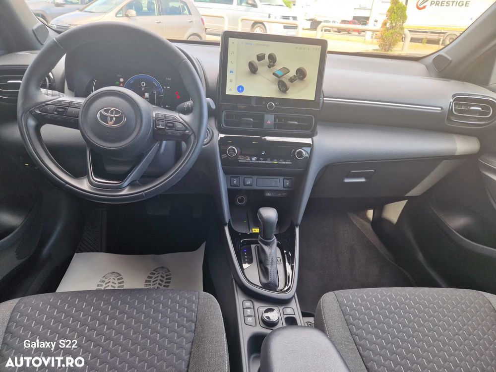 Toyota Yaris Cross 1.5 VVT-i HSD 116 4x4 HEV Dynamic - 12