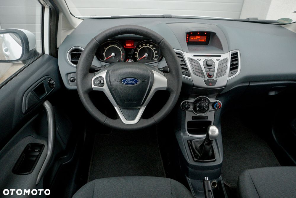 Ford Fiesta 1.4 Trend - 31