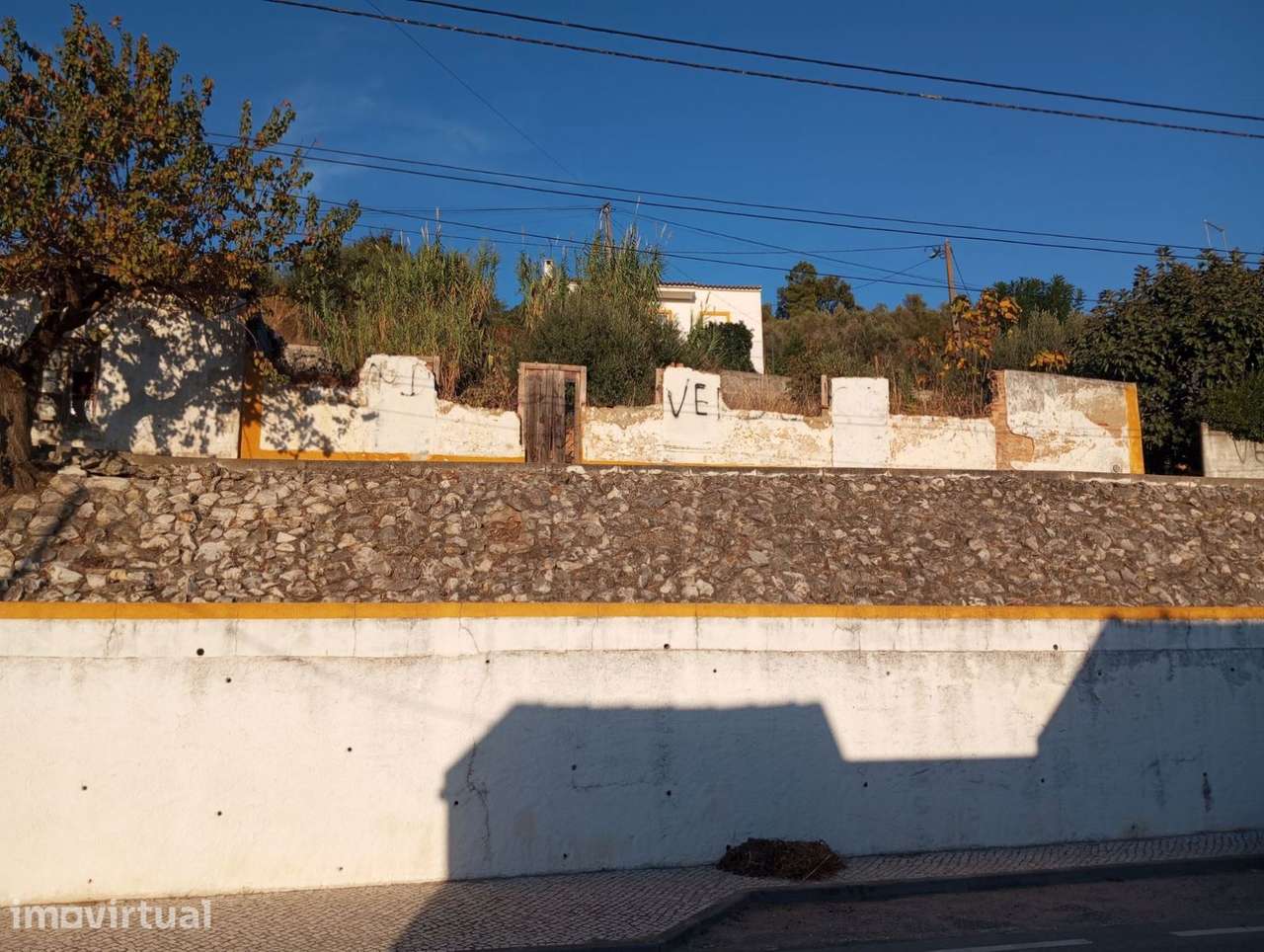 Moradia T2 para obras totais na Chamusca - Grande imagem: 2/15