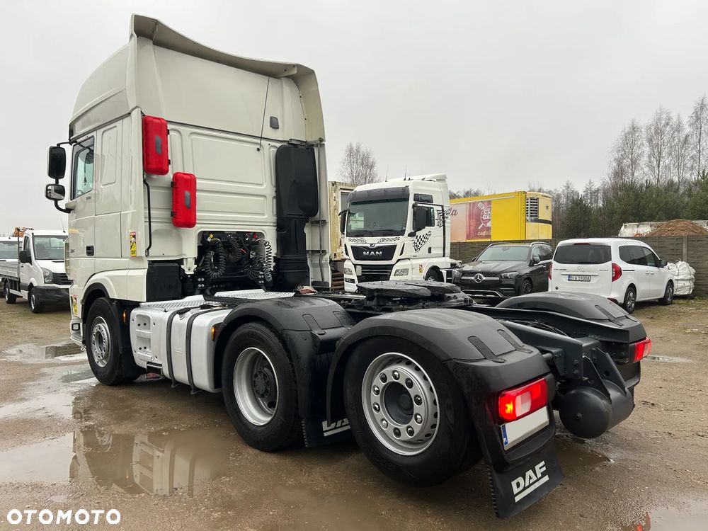 DAF XF 106 530 KM RETARDER 6x2 / 3 OSIOWY / NOWY TACHOGRAF / ORYGINALNY PRZEBIEG 525 TYS. KM / POLSKI SALON / 3 OŚKA / LAMPY LED / 2019 ROK !! - 3