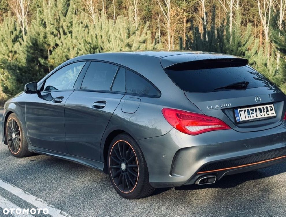 Mercedes-Benz CLA 200 7G-DCT AMG Line - 2