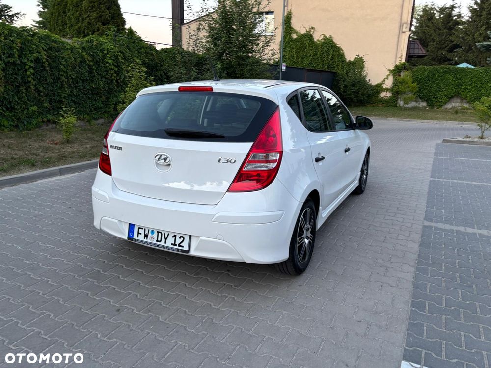 Hyundai i30 1.4 Comfort World Cup - 29