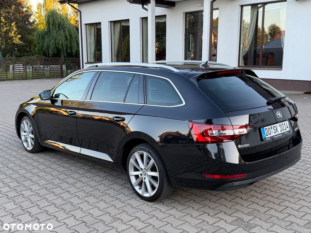 Skoda Superb 2.0 TDI DSG Sportline - 8