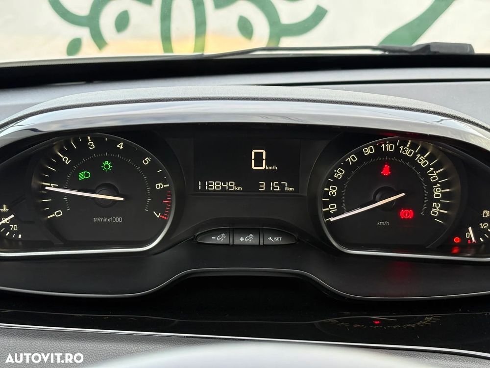 Peugeot 208 PureTech 82 Start & Stop Style - 21