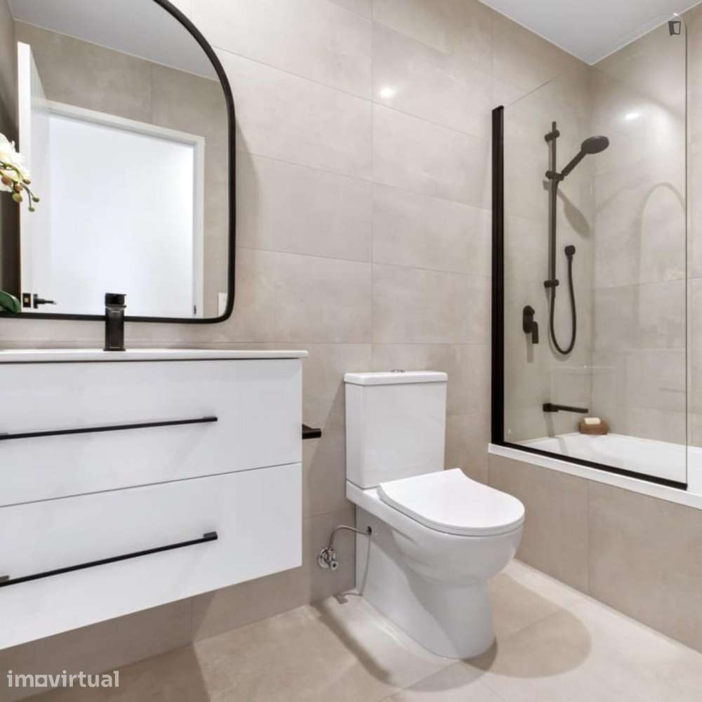 Quarto - localizado em Braga - Grande imagem: 5/6