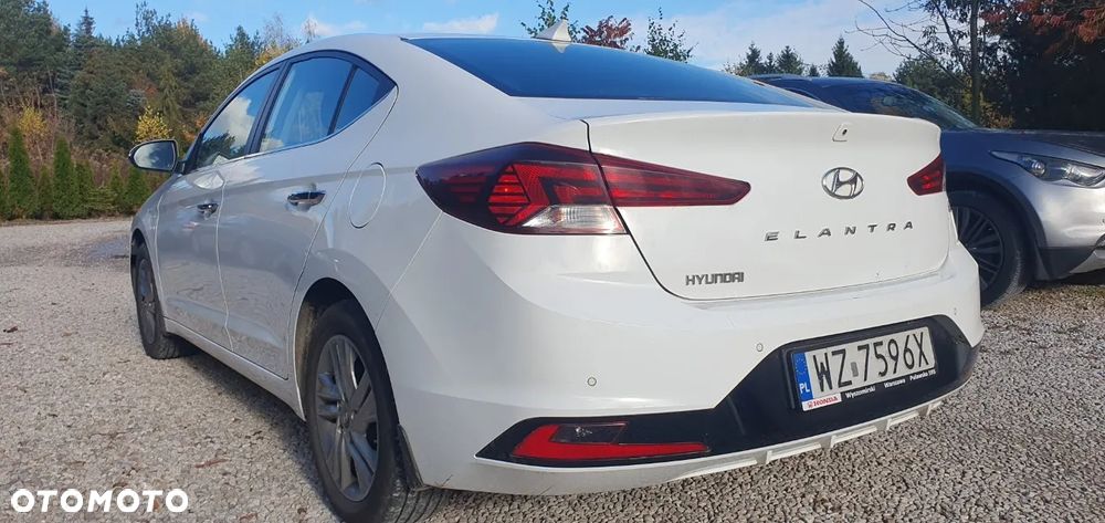Hyundai Elantra 1.6 Classic + - 4