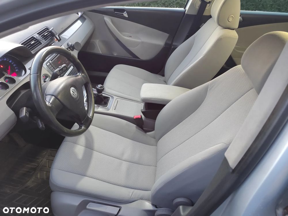 Volkswagen Passat - 26