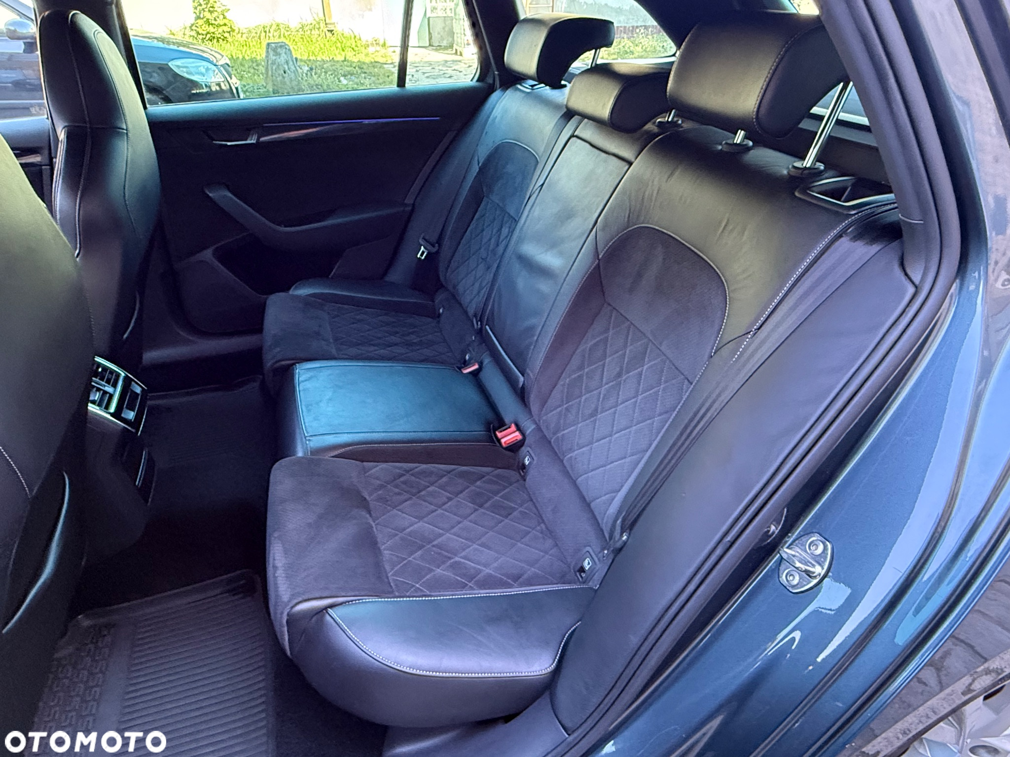 Skoda Superb Combi 1.8 TSI DSG SportLine - 10