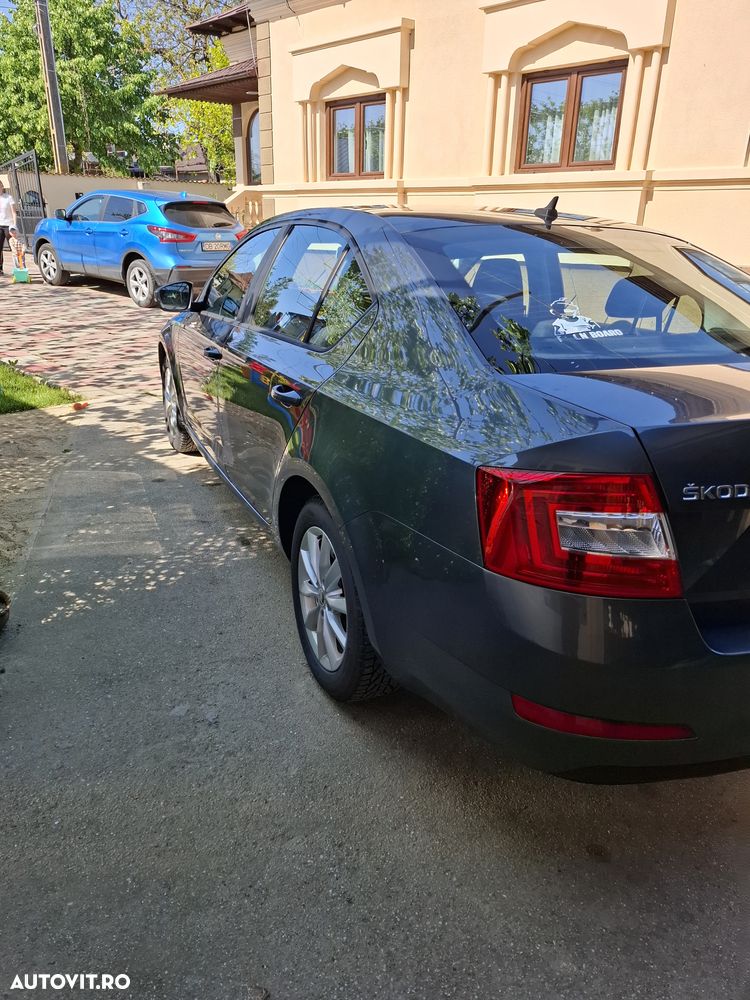 Skoda Octavia 1.6 TDI DSG Style - 5
