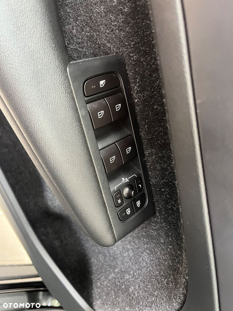 Volvo XC 40 D3 AWD Momentum Pro - 17