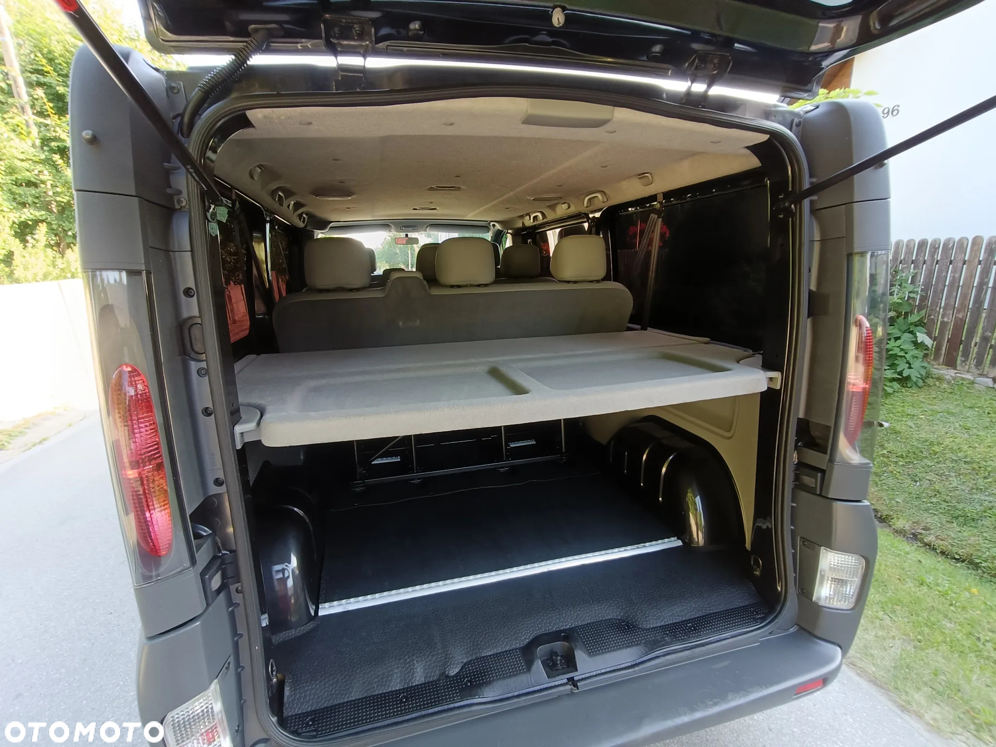 Opel Vivaro L2H1 2.9t - 24