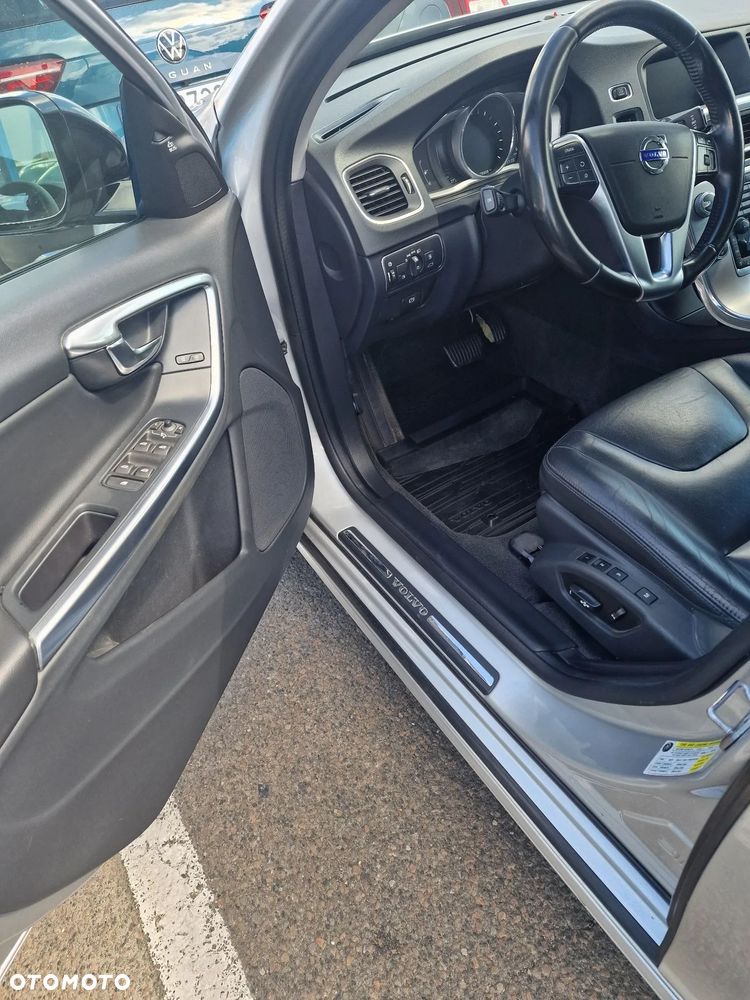 Volvo V60 Cross Country T5 Geartronic Momentum - 18
