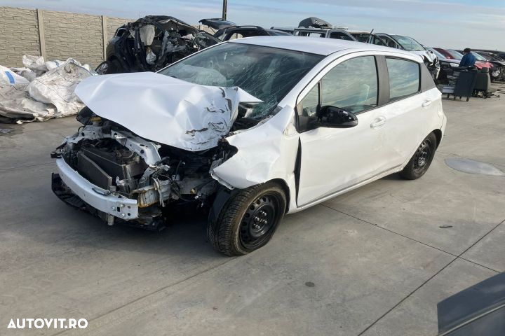 Dezmembrez Toyota Yaris XP130 [2011 - 2014] Hatchback 5-usi 1.0 MT (6 - 2