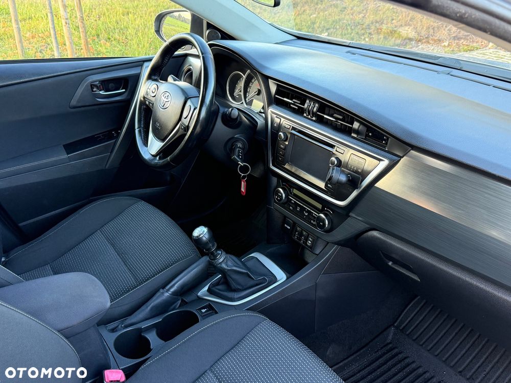 Toyota Auris 1.4 D-4D Premium - 7