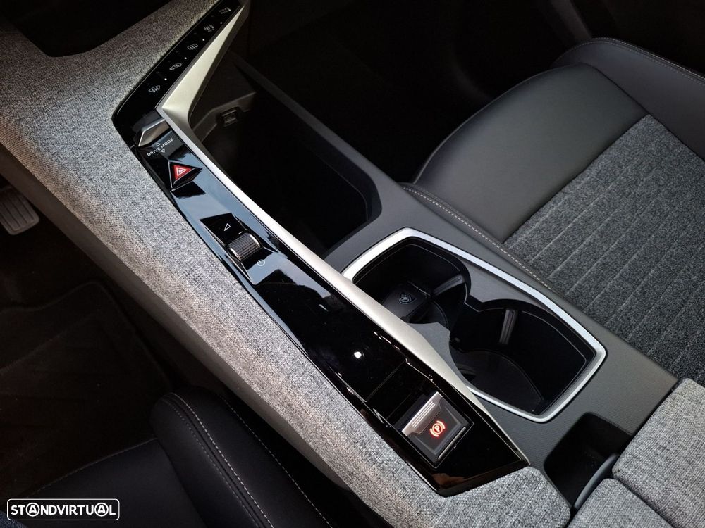 Peugeot 5008 1.2 Hybrid Active Pack e-DCS6 - 18