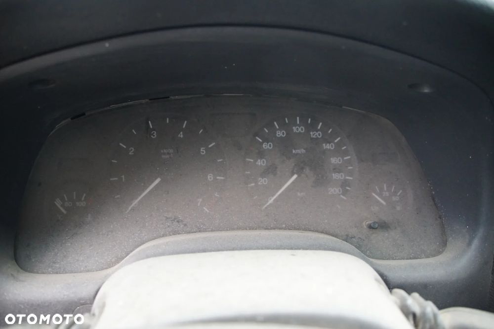 Auto na części - Opel Astra II G 1.6 16V 100 KM X16XEL F17 Z374 1998R Silnik Skrzynia Drzwi Maska Błotnik Zderzak Lampa Lusterko Klamka Szyba Deska Kokpit Sterownik Moduł Czujnik Licznik Panel Kierownica - 11