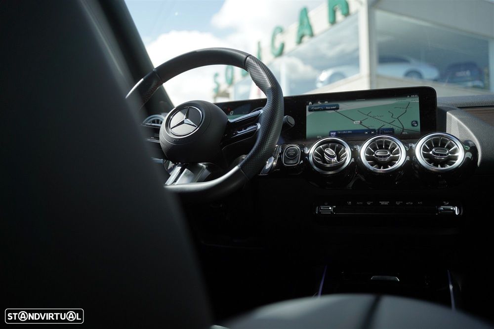 Mercedes-Benz GLA 180 d AMG Line - 17
