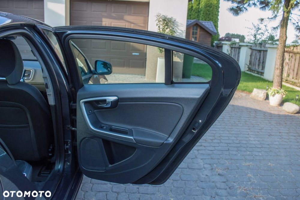 Volvo S60 D3 Geartronic Business Edition - 34