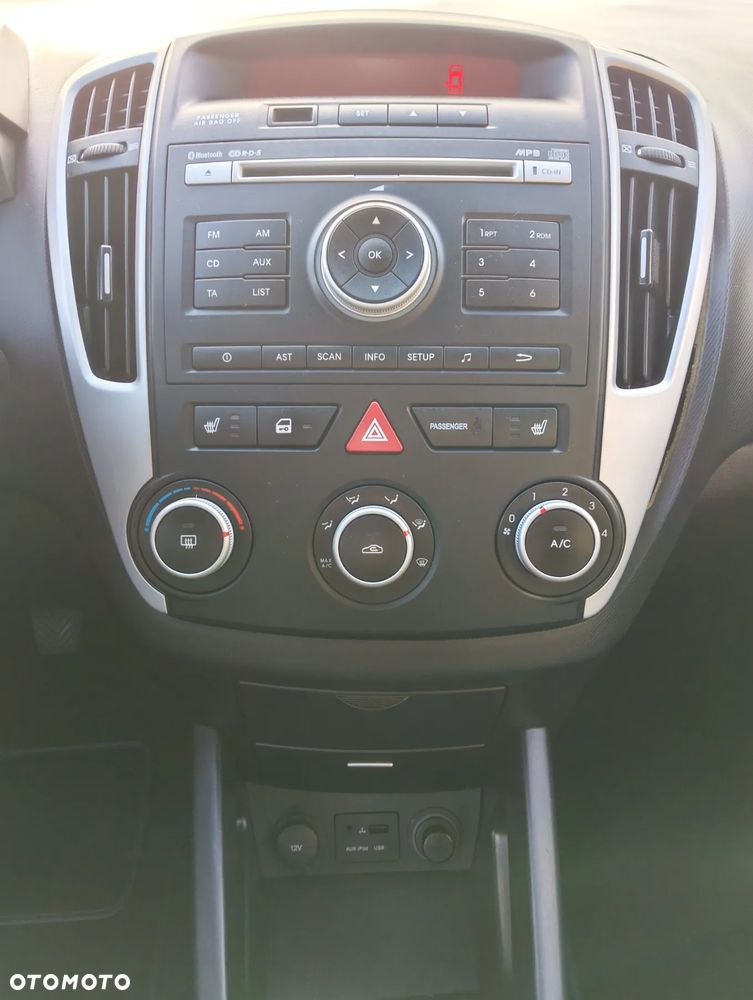 Kia Ceed 1.4 CVVT Attract - 4