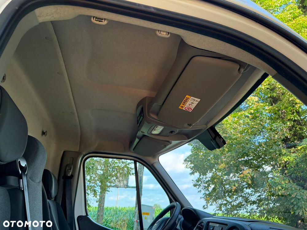 Nissan NV400 - 21