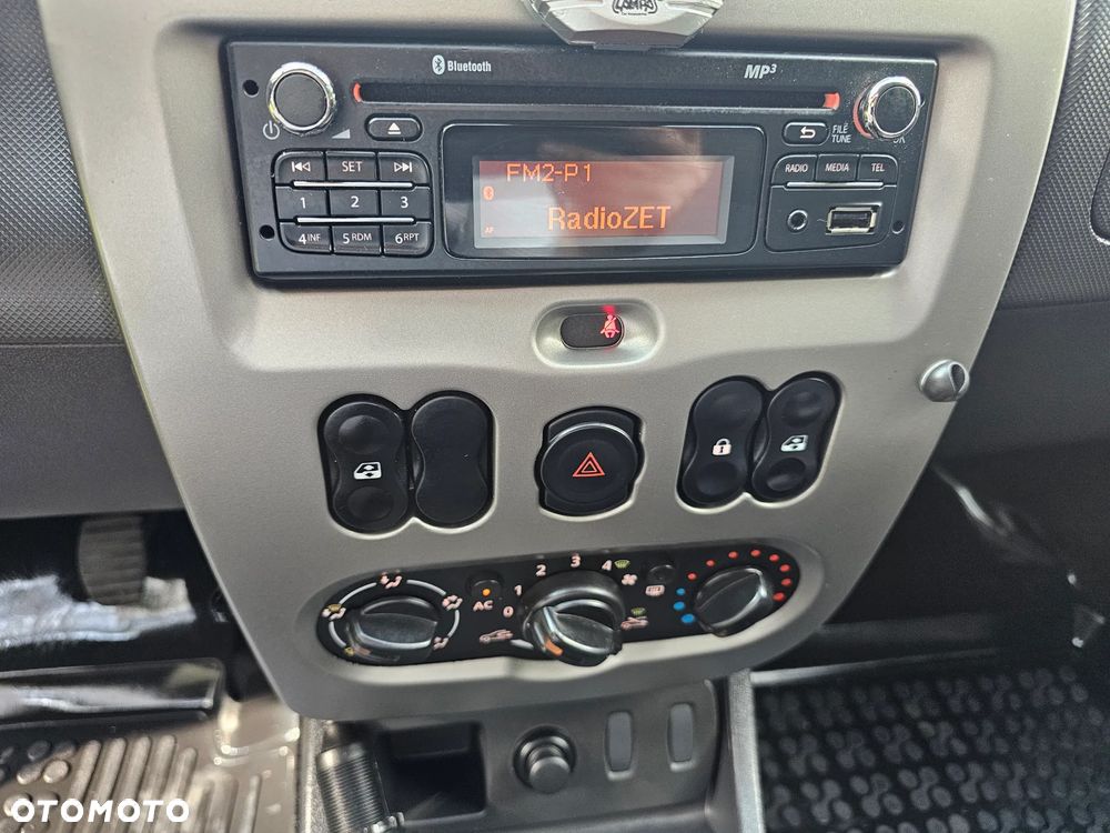 Dacia Duster 1.6 Laureate - 33