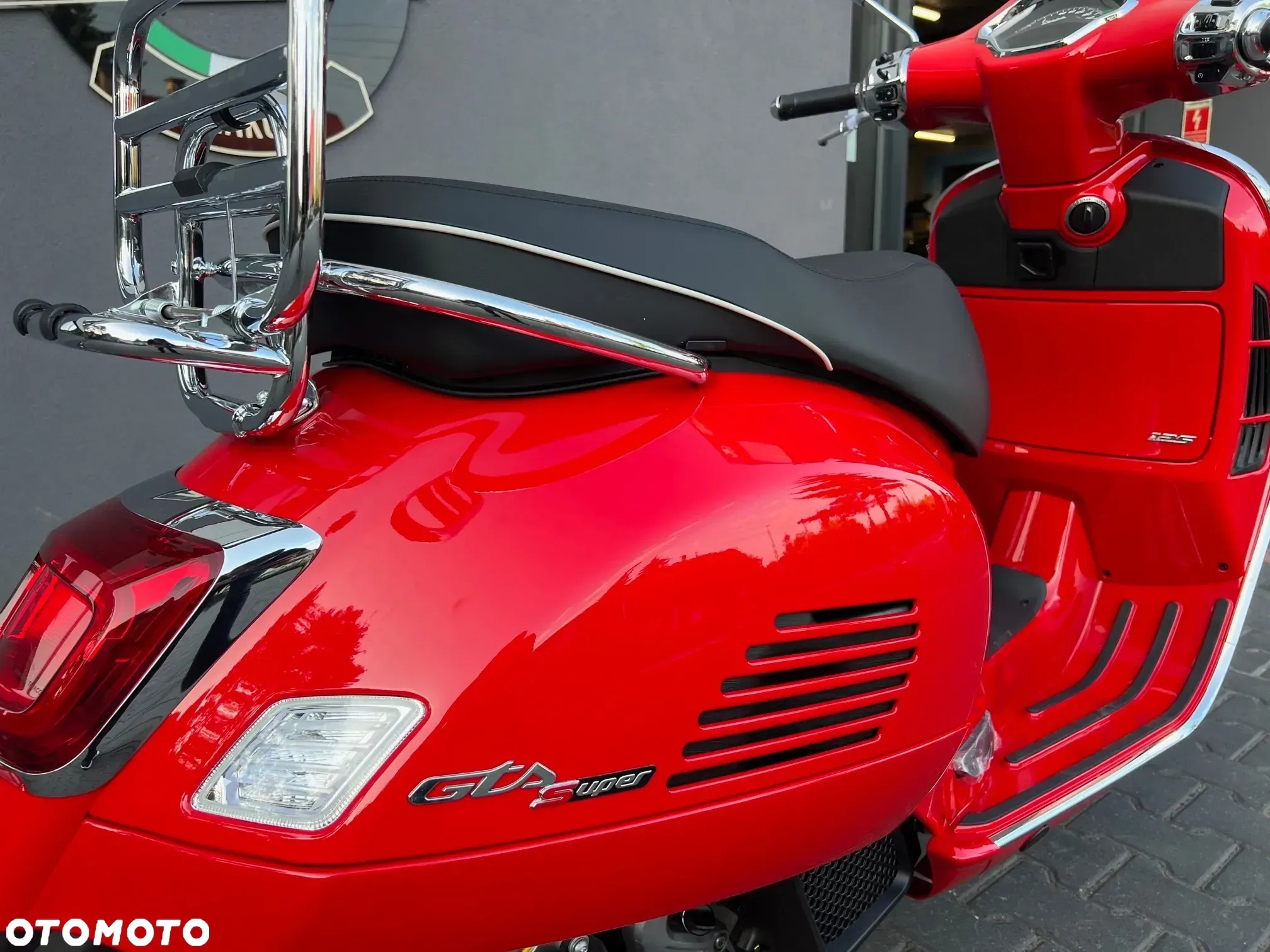 Vespa GTS - 8