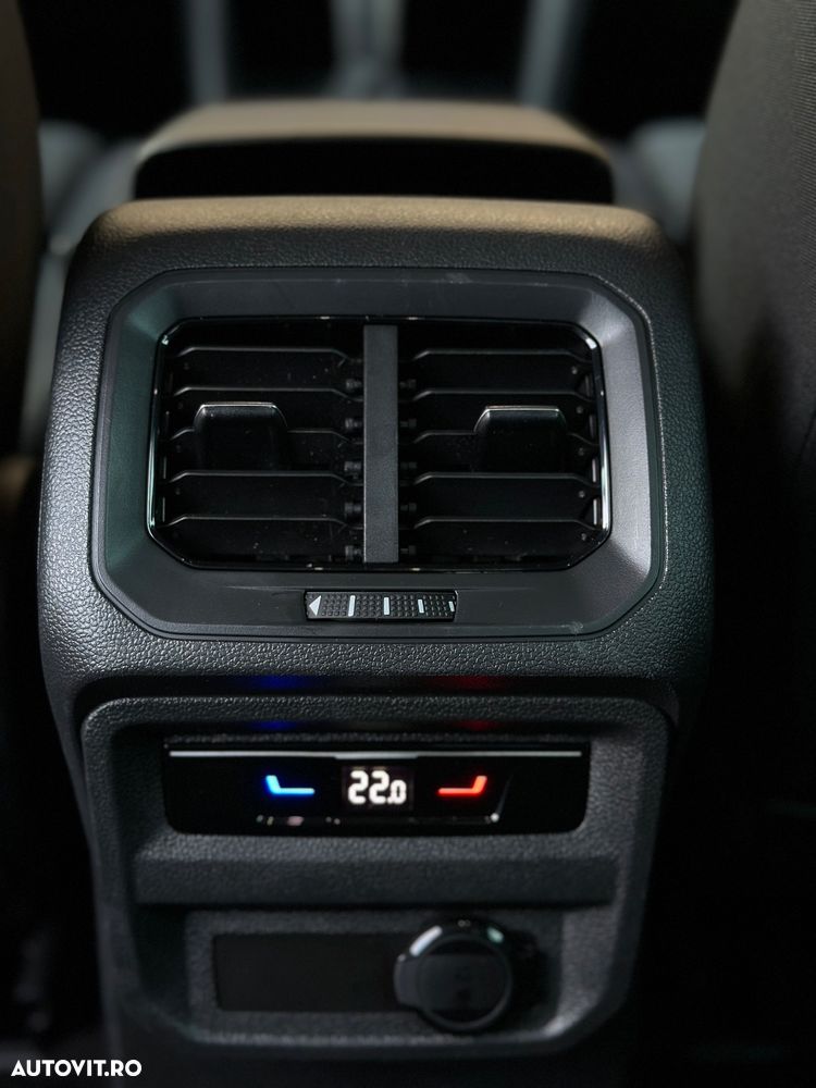 Volkswagen Tiguan 2.0 TDI SCR 4MOTION DSG Elegance - 28