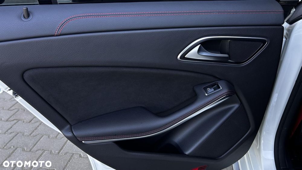 Mercedes-Benz CLA - 25