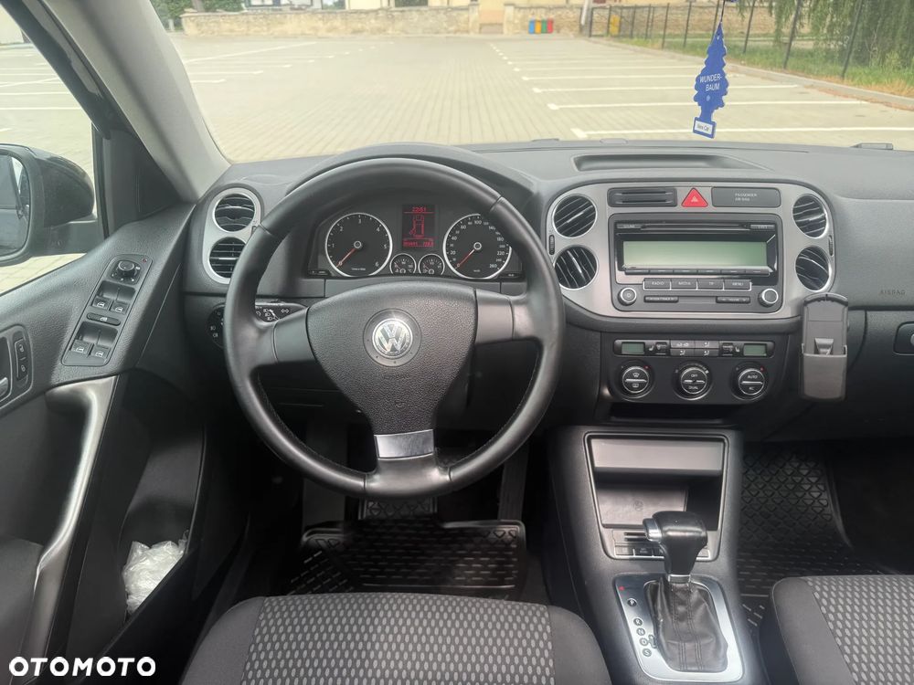 Volkswagen Tiguan - 16