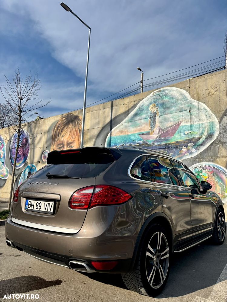 Porsche Cayenne 3.0 L V6 - 2