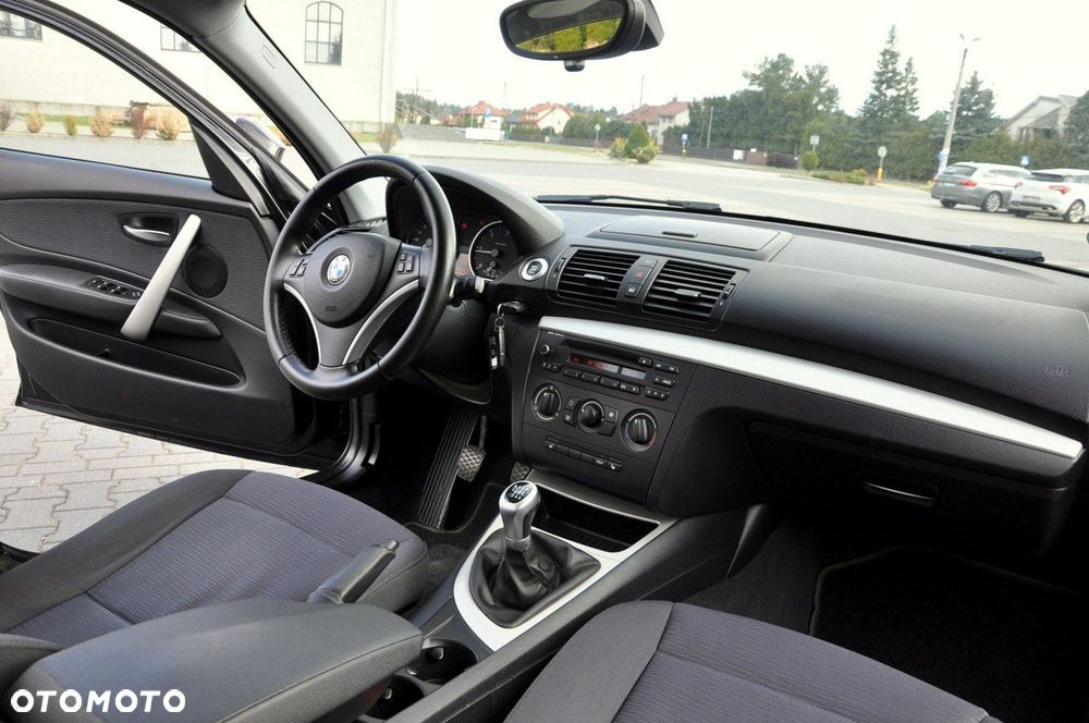 BMW Seria 1 - 24