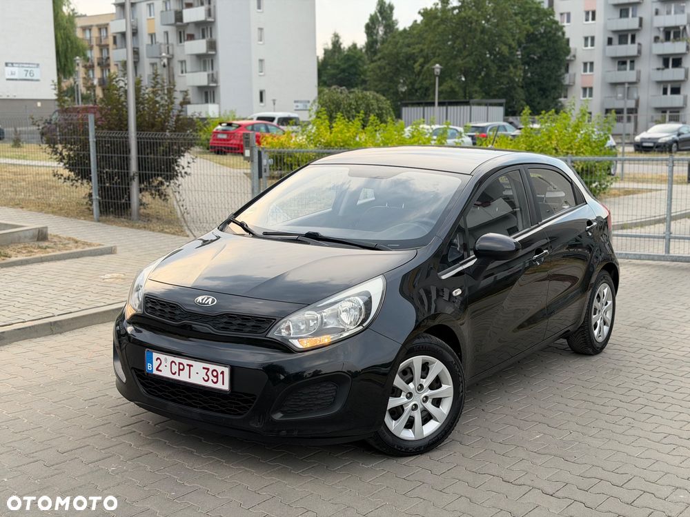 Kia Rio 1.2 Fifa World Cup Edition - 13