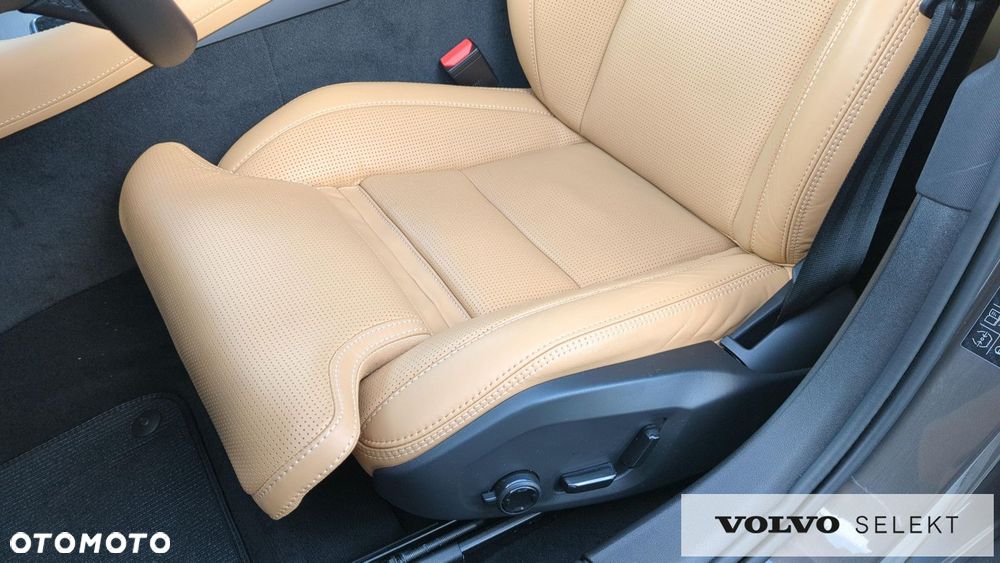 Volvo V90 Cross Country - 13