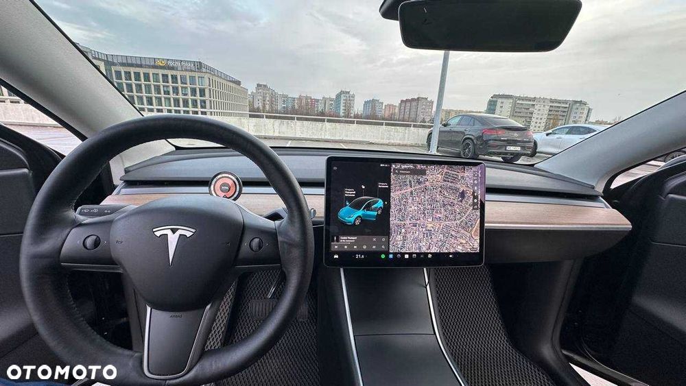 Tesla Model Y - 7